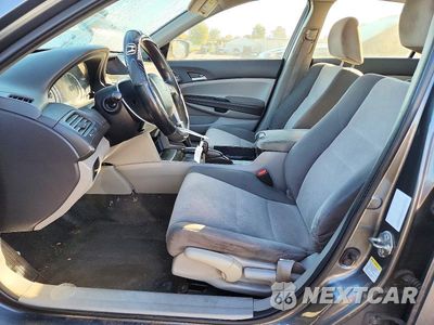 Zdjęcie 7 z 13 samochodu: 2010 HONDA ACCORD LX VIN:1HGCP2F30AA104815 - miniatura