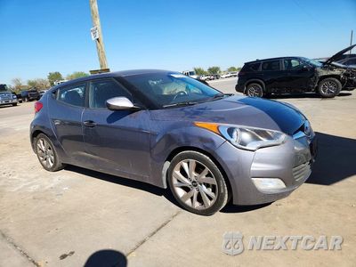 Czwarte zdjęcie samochodu z boku: 2017 HYUNDAI VELOSTER BASE VIN:KMHTC6AD9HU307708 - miniatura
