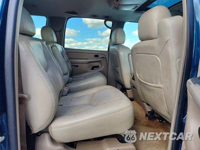 Zdjęcie 11 z 14 samochodu: 2005 CHEVROLET SUBURBAN C1500 VIN:3GNEC16Z55G199260 - miniatura
