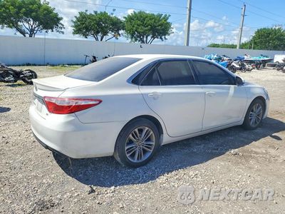 Trzecie zdjęcie samochodu z tyłu: 2016 TOYOTA CAMRY SE VIN:4T1BF1FK4GU234906 - miniatura