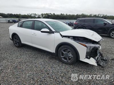 Czwarte zdjęcie samochodu z boku: 2026 KIA K4 LXS VIN:3KPFT4DE7TE297682 - miniatura
