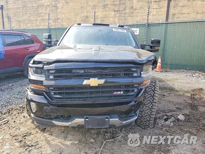 Piąte zdjęcie samochodu w środku: 2017 CHEVROLET SILVERADO K1500 LT VIN:3GCUKREC4HG238797 - miniatura