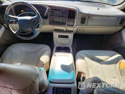 Zdjęcie 8 z 13 samochodu: 2001 GMC YUKON VIN:1GKEK13T31J224861 - miniatura