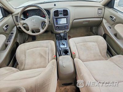Zdjęcie 8 z 12 samochodu: 2004 HYUNDAI SONATA BASE VIN:KMHWF25S04A090941 - miniatura