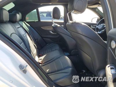 Zdjęcie 10 z 12 samochodu: 2015 MERCEDES-BENZ C 300 VIN:55SWF4JB3FU050576 - miniatura