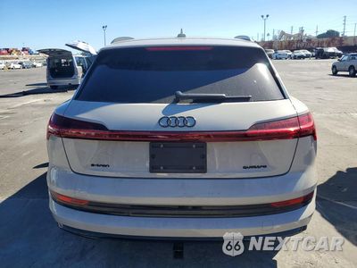 Zdjęcie 6 z 13 samochodu: 2022 AUDI E-TRON PREMIUM VIN:WA1AAAGE3NB014005 - miniatura