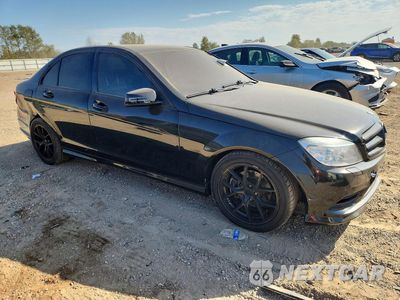 Czwarte zdjęcie samochodu z boku: 2011 MERCEDES-BENZ C 300 4MATIC VIN:WDDGF8BB5BR151849 - miniatura