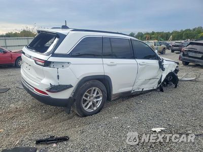 Trzecie zdjęcie samochodu z tyłu: 2025 JEEP GRAND CHEROKEE LAREDO VIN:1C4RJHAG4SC324634 - miniatura