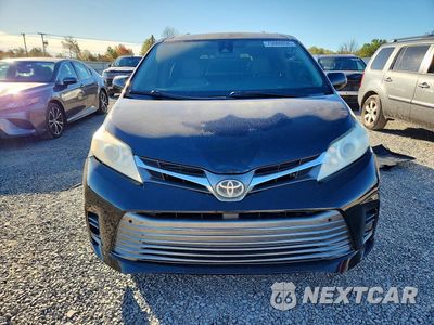 Piąte zdjęcie samochodu w środku: 2019 TOYOTA SIENNA XLE 8-PASSENGER VIN:5TDYZ3DC1KS990008 - miniatura