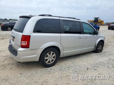 Trzecie zdjęcie samochodu z tyłu: 2010 CHRYSLER TOWN & COUNTRY TOURING PLUS VIN:2A4RR8D18AR320683 - miniatura