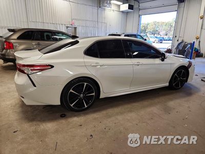 Trzecie zdjęcie samochodu z tyłu: 2020 TOYOTA CAMRY XSE VIN:4T1K61BK4LU015511 - miniatura