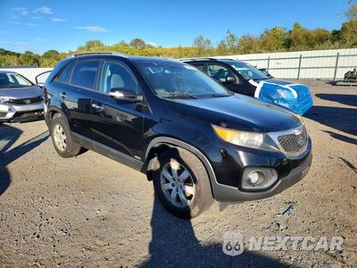 Czwarte zdjęcie samochodu z boku: 2013 KIA SORENTO LX VIN:5XYKTDA6XDG376862 - miniatura