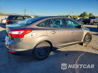 Trzecie zdjęcie samochodu z tyłu: 2012 FORD FOCUS SE VIN:1FAHP3F27CL222102 - miniatura