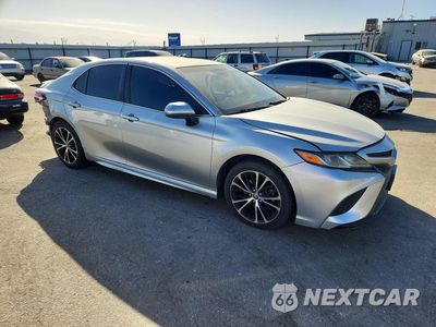 Czwarte zdjęcie samochodu z boku: 2018 TOYOTA CAMRY SE VIN:JTNB11HK0J3014106 - miniatura