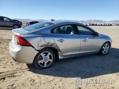 Trzecie zdjęcie samochodu z tyłu: 2013 VOLVO S60 T5 VIN:YV1612FS3D2225710 - miniatura