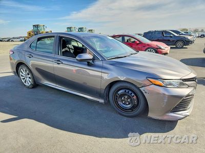 Czwarte zdjęcie samochodu z boku: 2019 TOYOTA CAMRY LE VIN:4T1B11HK1KU779191 - miniatura