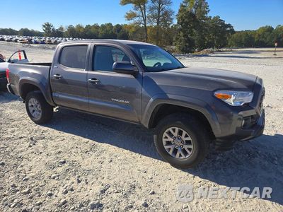 Czwarte zdjęcie samochodu z boku: 2016 TOYOTA TACOMA SR5 V6 VIN:5TFAZ5CN3GX006780 - miniatura