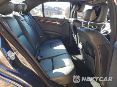 Zdjęcie 10 z 12 samochodu: 2013 MERCEDES-BENZ C 250 VIN:WDDGF4HBXDR287686 - miniatura