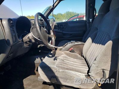 Zdjęcie 7 z 13 samochodu: 2000 CHEVROLET BLAZER VIN:1GNCT18W3YK282287 - miniatura