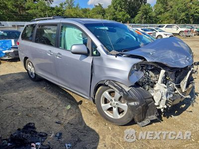 Czwarte zdjęcie samochodu z boku: 2012 TOYOTA SIENNA LE VIN:5TDKK3DC3CS196770 - miniatura