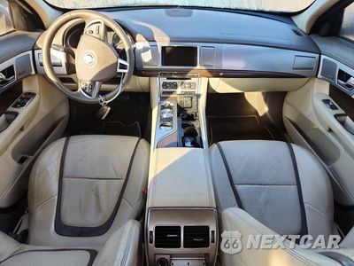 Zdjęcie 8 z 12 samochodu: 2013 JAGUAR XF VIN:SAJWA0E77D8S65584 - miniatura