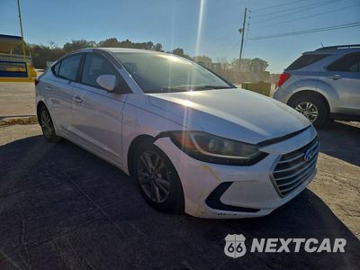 Czwarte zdjęcie samochodu z boku: 2017 HYUNDAI ELANTRA SE VIN:5NPD84LF6HH076953 - miniatura