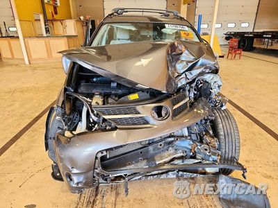 Piąte zdjęcie samochodu w środku: 2014 TOYOTA RAV4 XLE VIN:JTMRFREVXED071706 - miniatura