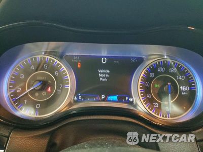 Zdjęcie 9 z 13 samochodu: 2018 CHRYSLER 300 S VIN:2C3CCABG1JH285619 - miniatura