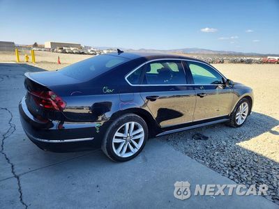 Trzecie zdjęcie samochodu z tyłu: 2017 VOLKSWAGEN PASSAT SEL PREMIUM VIN:1VWCM7A36HC053666 - miniatura