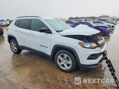 Czwarte zdjęcie samochodu z boku: 2023 JEEP COMPASS LATITUDE VIN:3C4NJDBN9PT561636 - miniatura