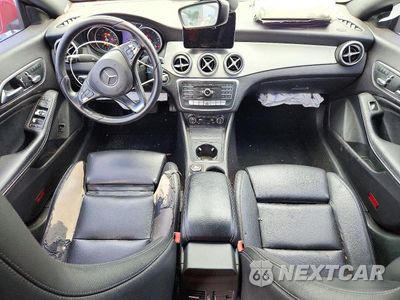 Zdjęcie 8 z 12 samochodu: 2017 MERCEDES-BENZ CLA 250 VIN:WDDSJ4EB3HN455016 - miniatura