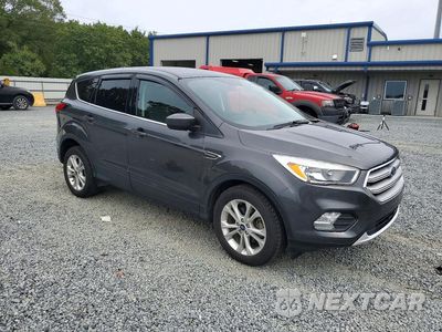 Czwarte zdjęcie samochodu z boku: 2019 FORD ESCAPE SE VIN:1FMCU0GD4KUC19383 - miniatura