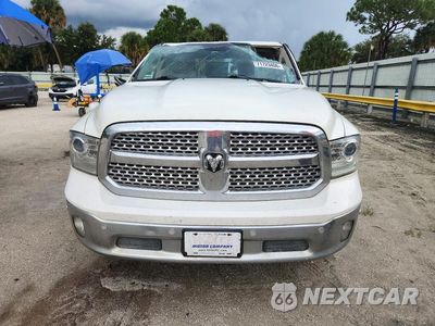 Piąte zdjęcie samochodu w środku: 2017 RAM 1500 LARAMIE VIN:1C6RR6VT9HS655185 - miniatura