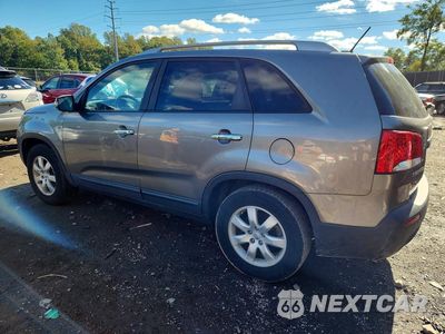 Drugie zdjęcie samochodu z przodu: 2013 KIA SORENTO LX VIN:5XYKT4A22DG323165 - miniatura