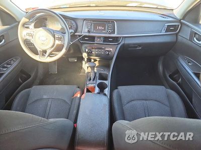 Zdjęcie 8 z 12 samochodu: 2017 KIA OPTIMA LX VIN:5XXGT4L31HG125814 - miniatura