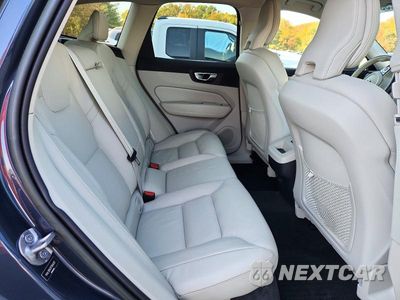 Zdjęcie 11 z 14 samochodu: 2023 VOLVO XC60 CORE VIN:YV4L12RV2P1340207 - miniatura