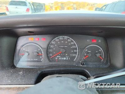 Zdjęcie 9 z 12 samochodu: 1998 FORD CROWN VICTORIA VIN:2FAFP73W2WX100728 - miniatura