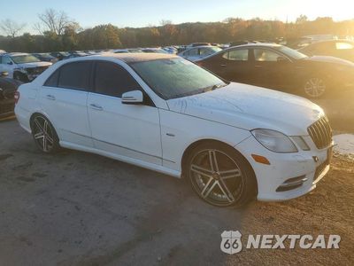 Czwarte zdjęcie samochodu z boku: 2012 MERCEDES-BENZ E 350 4MATIC VIN:WDDHF8JB1CA655398 - miniatura
