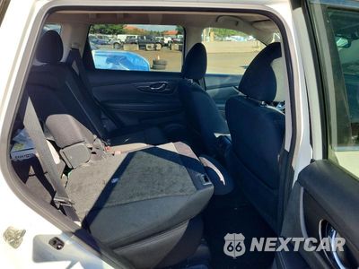 Zdjęcie 10 z 13 samochodu: 2017 NISSAN ROGUE SV VIN:5N1AT2MV9HC893899 - miniatura