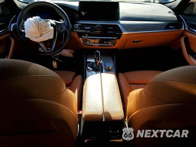 Zdjęcie 8 z 12 samochodu: 2022 BMW 530E VIN:WBA13AG06NCK68383 - miniatura