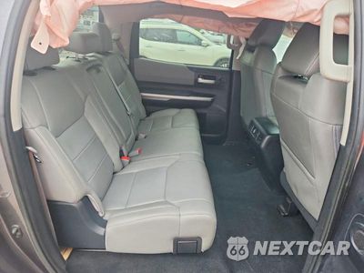 Zdjęcie 10 z 13 samochodu: 2017 TOYOTA TUNDRA CREWMAX LIMITED VIN:5TFFW5F11HX219722 - miniatura
