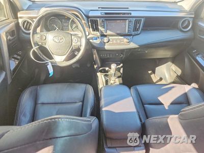 Zdjęcie 8 z 14 samochodu: 2018 TOYOTA RAV4 HV LIMITED VIN:JTMDJREV9JD233361 - miniatura