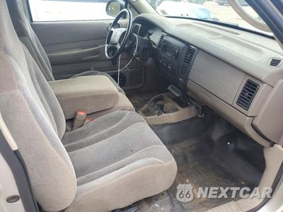 Zdjęcie 8 z 12 samochodu: 2004 DODGE DAKOTA SXT VIN:1D7FL16KX4S679923 - miniatura