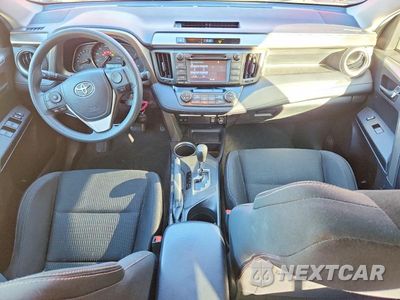 Zdjęcie 8 z 13 samochodu: 2015 TOYOTA RAV4 XLE VIN:JTMRFREV3FJ032054 - miniatura