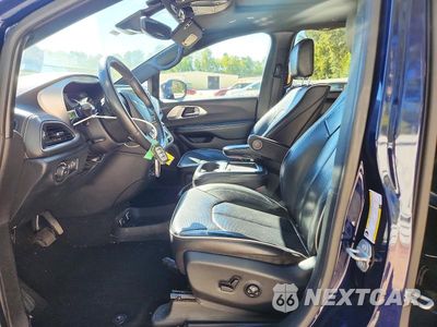 Zdjęcie 7 z 13 samochodu: 2020 CHRYSLER PACIFICA HYBRID LIMITED VIN:2C4RC1N75LR193251 - miniatura