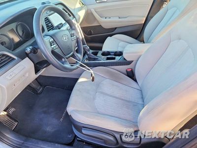 Zdjęcie 7 z 13 samochodu: 2017 HYUNDAI SONATA HYBRID SE VIN:KMHE24L13HA056379 - miniatura