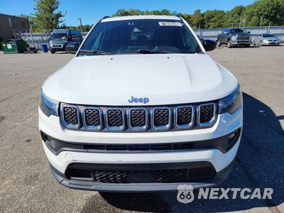 Piąte zdjęcie samochodu w środku: 2023 JEEP COMPASS LATITUDE VIN:3C4NJDBN8PT562034 - miniatura