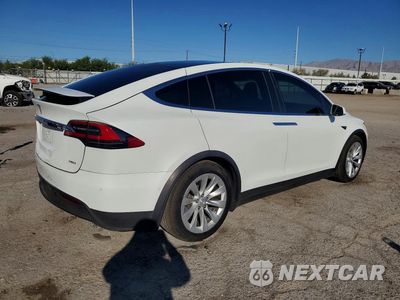 Trzecie zdjęcie samochodu z tyłu: 2018 TESLA MODEL X VIN:5YJXCBE26JF143484 - miniatura