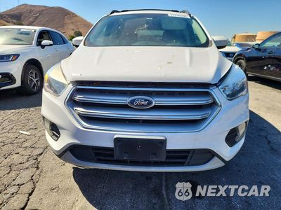 Piąte zdjęcie samochodu w środku: 2018 FORD ESCAPE SE VIN:1FMCU9GD7JUD60886 - miniatura