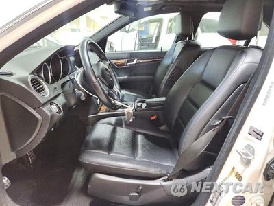 Zdjęcie 7 z 12 samochodu: 2012 MERCEDES-BENZ C 300 4MATIC VIN:WDDGF8BB4CA703387 - miniatura
